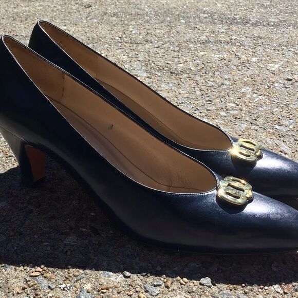 Vintage 1980s Salvatore Ferragamo Dark Blue Heels with Gold Detail - Picture 7 of 11